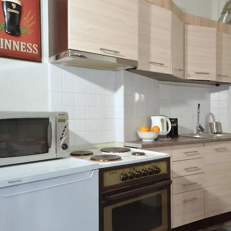 Stathmos Larissis A, A Cozy 2Br Apartment, Clo... Афины Экстерьер фото