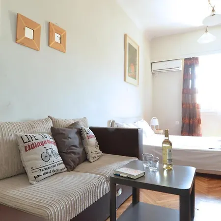 Stathmos Larissis A, A Cozy 2Br Apartment, Clo... Афины Экстерьер фото