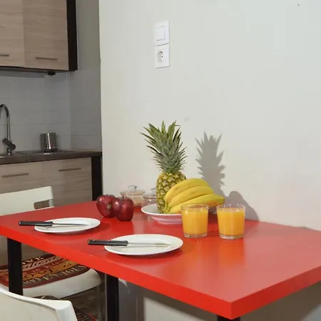 Stathmos Larissis A, A Cozy 2Br Apartment, Clo... Афины Экстерьер фото