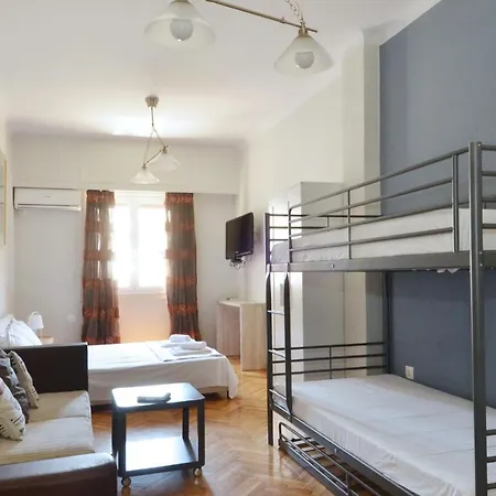 Stathmos Larissis A, A Cozy 2Br Apartment, Clo... Афины Экстерьер фото