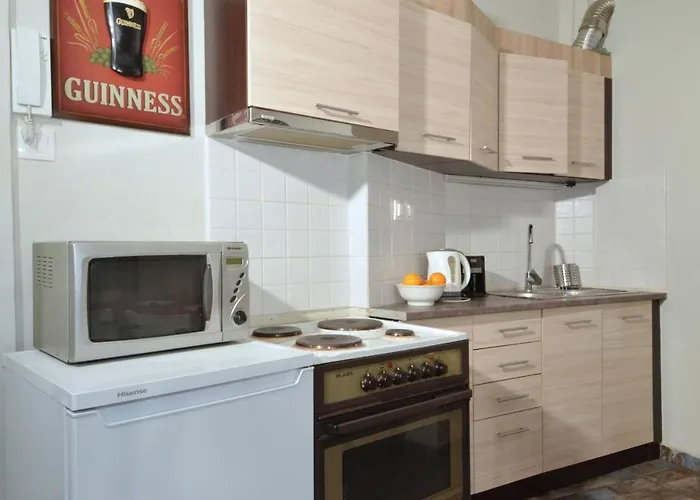 Stathmos Larissis A, A Cozy 2Br Apartment, Clo...