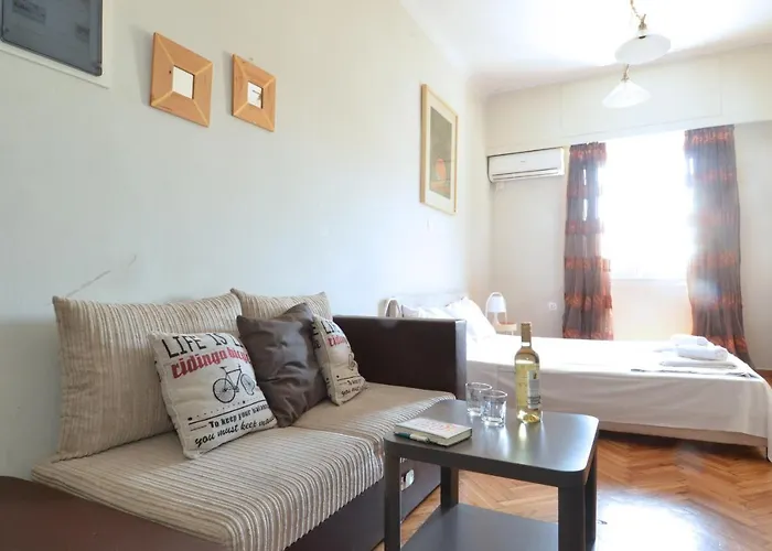 Stathmos Larissis A, A Cozy 2Br Apartment, Clo...