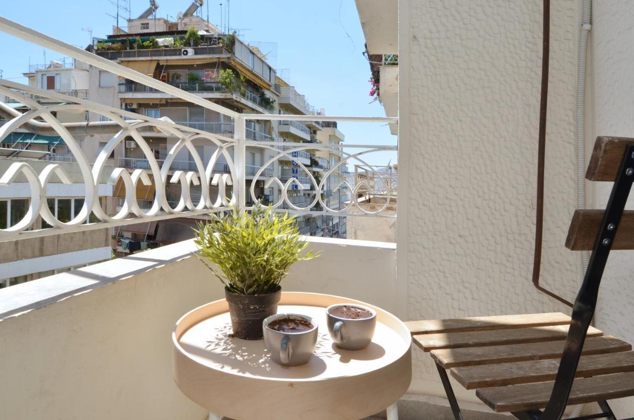 Daire Stathmos Larissis A, A Cozy 2br Apartment, Clo... Atina